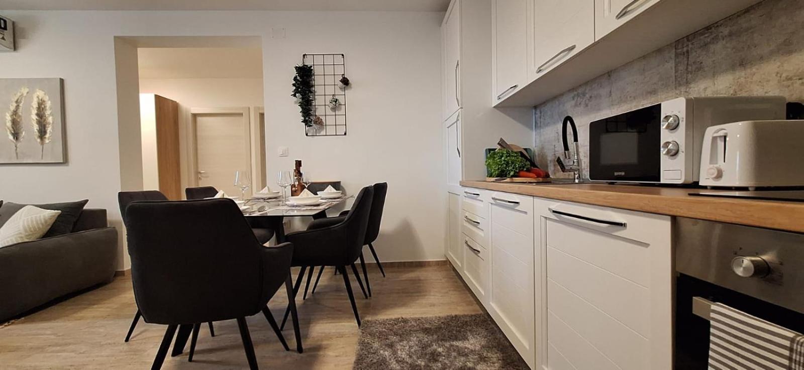 Kata'S Apartment'S เมดูลิน ภายนอก รูปภาพ